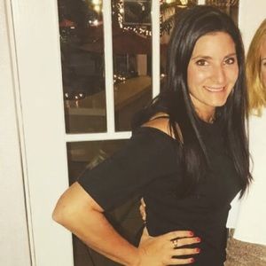 Meet your Posher, Dina